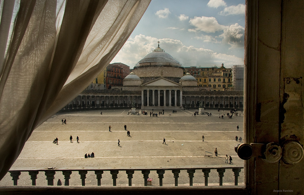 una ventana en Nápoles