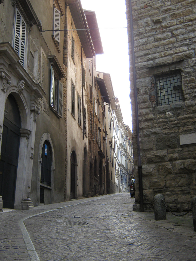 una via del centro storico di Bergamo alta