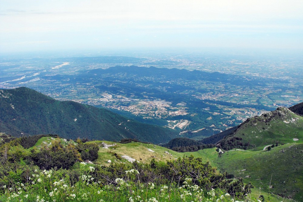 Una vista panoramica dal Monte Grappa