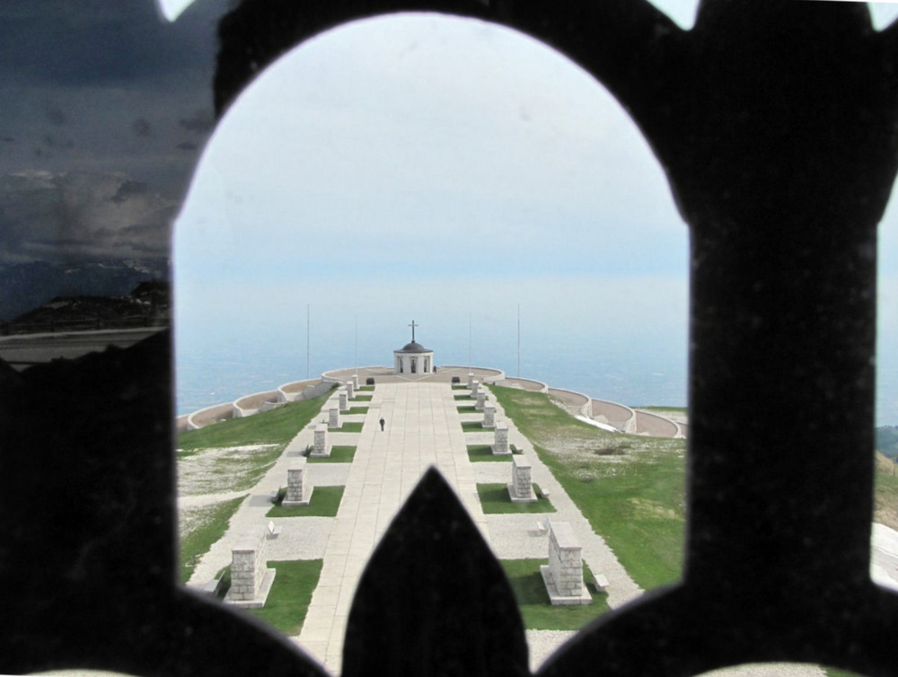 Una Vista sul Monte Grappa