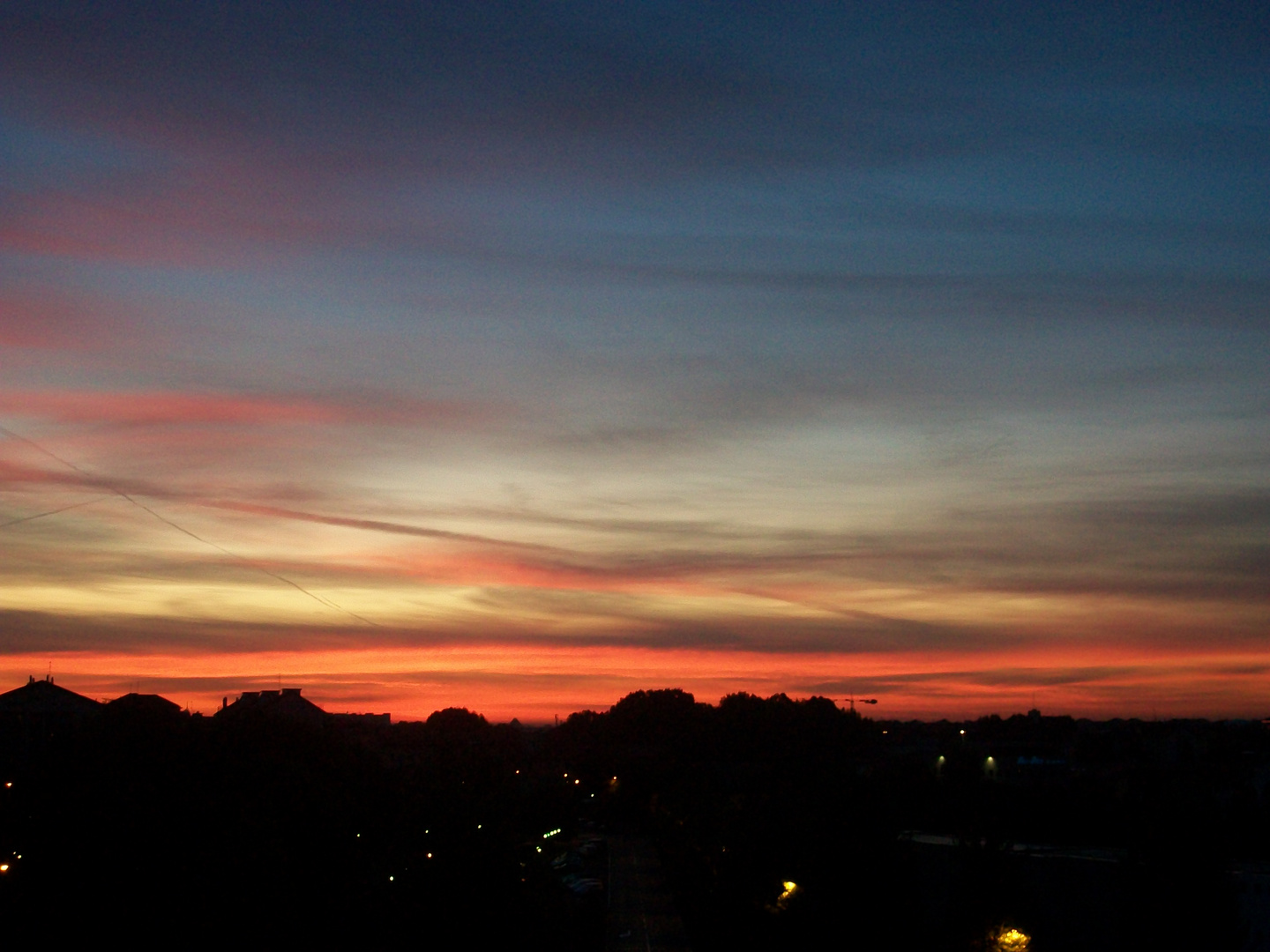 Un'alba d'un giorno d'Ottobre a Milano'