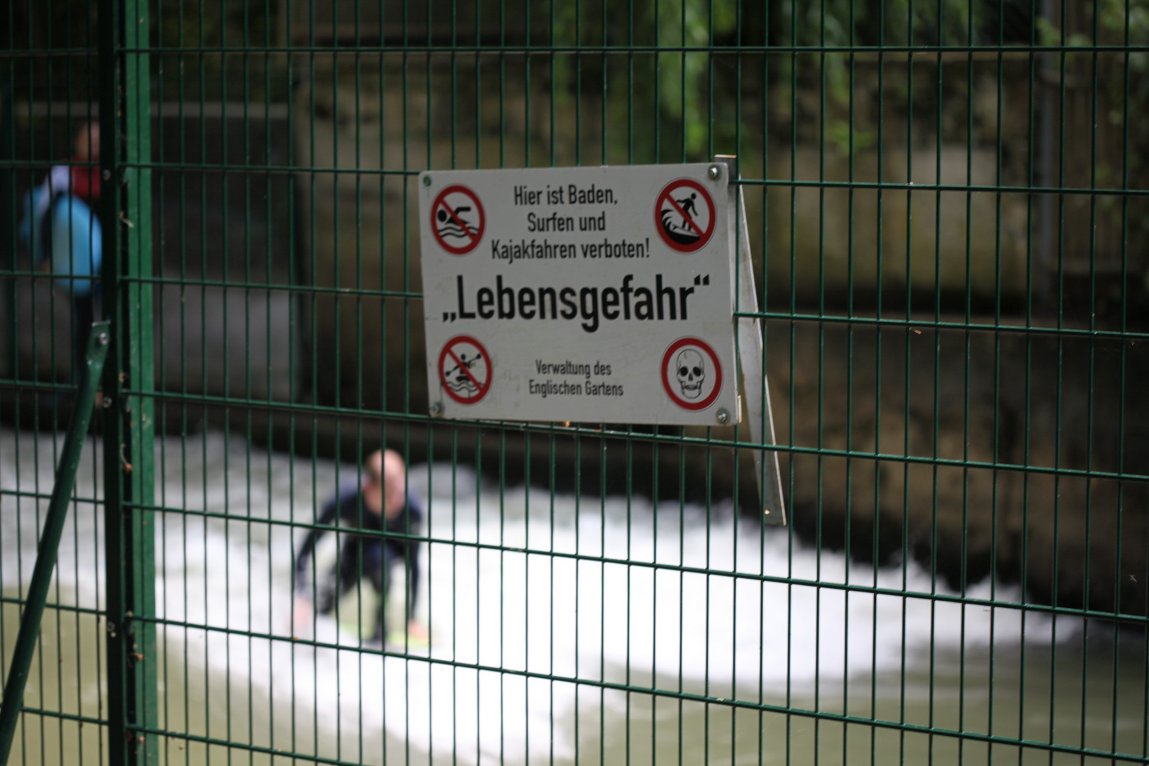 unbelehrbar (Eisbach München)