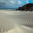 Unberührt lag der Strand...