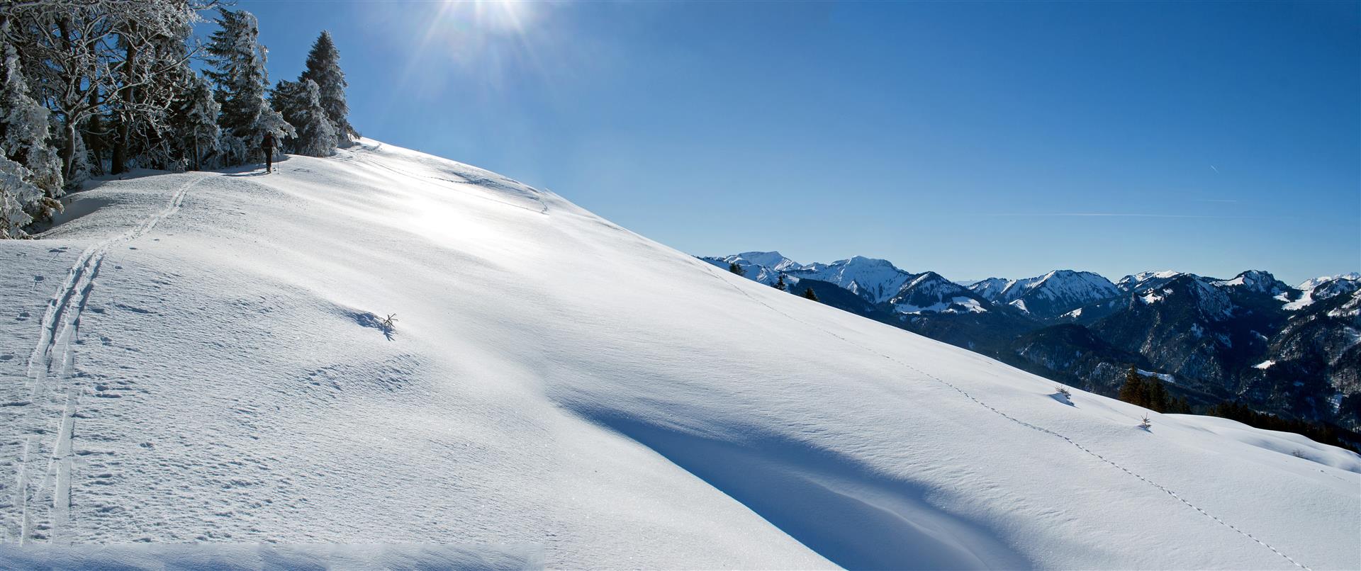 Unberührter , eisiger Skitourenhang