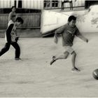 ...und abends spielen wir Fußball...