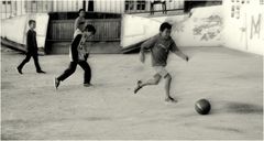 ...und abends spielen wir Fußball...