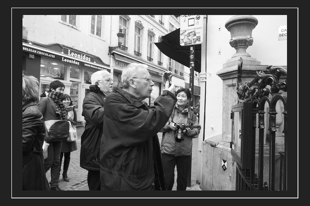 und alle knipsen den Manneken Pis