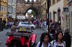 UND ALLE WOLLEN ZUR KARLSBRÜCKE -PRAG