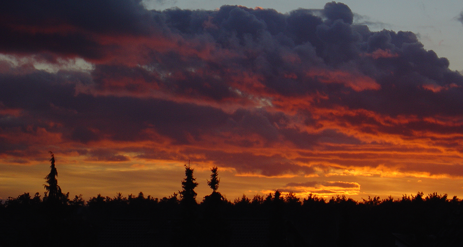 „Und alles was du wissen musst ist, dass der Himmel brennt ...“