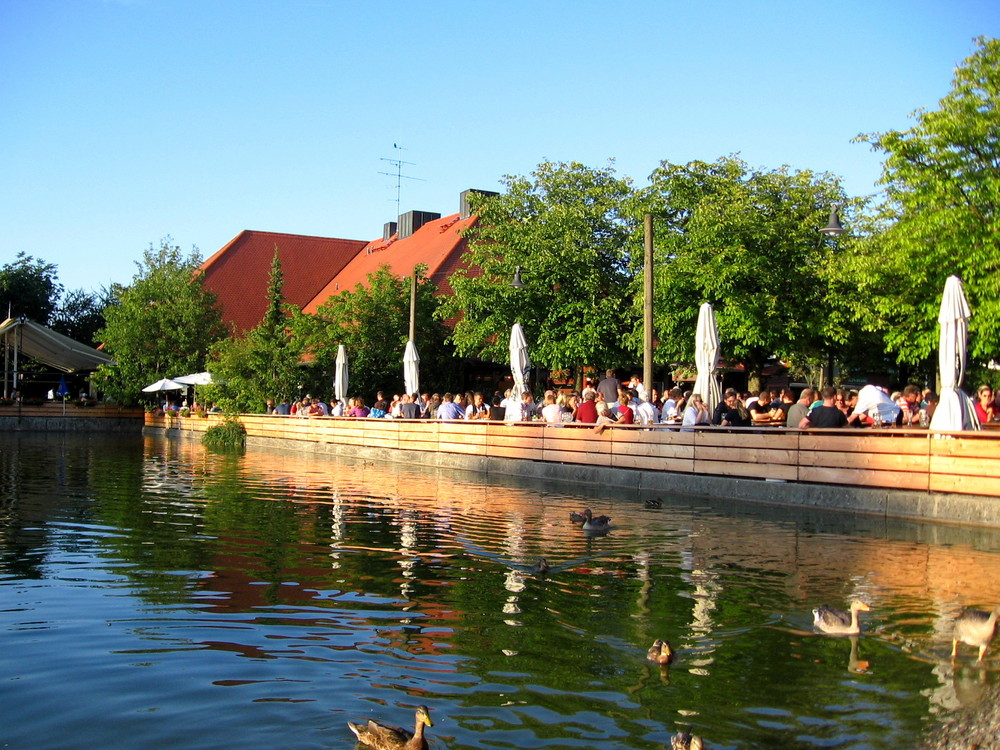 ...und am Abend geht es zur Abkühlung in den Biergarten!