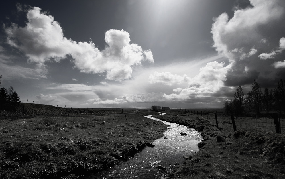 und am ende der strasse steht ein haus am fluss......