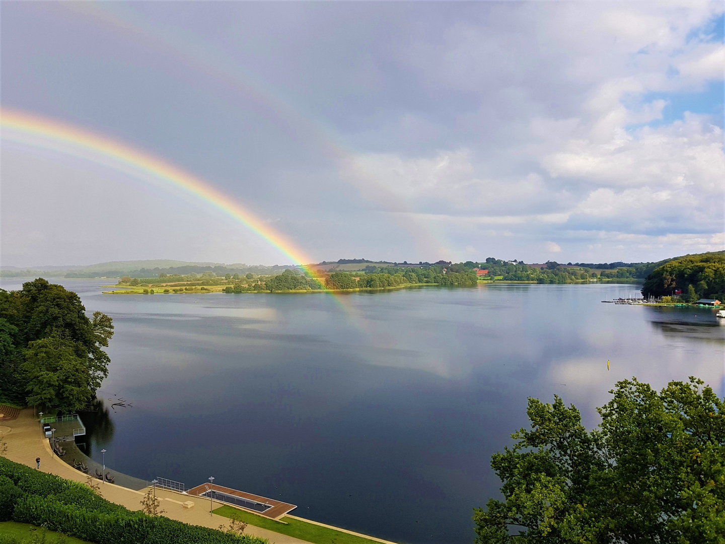 ...und am Ende des Regenbogens...