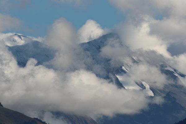Und auf den Bergen ist mach Schnee Eis