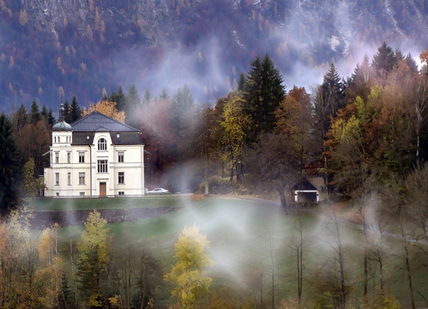 Und aus den Wiesen steiget der weisse Nebel wunderbar