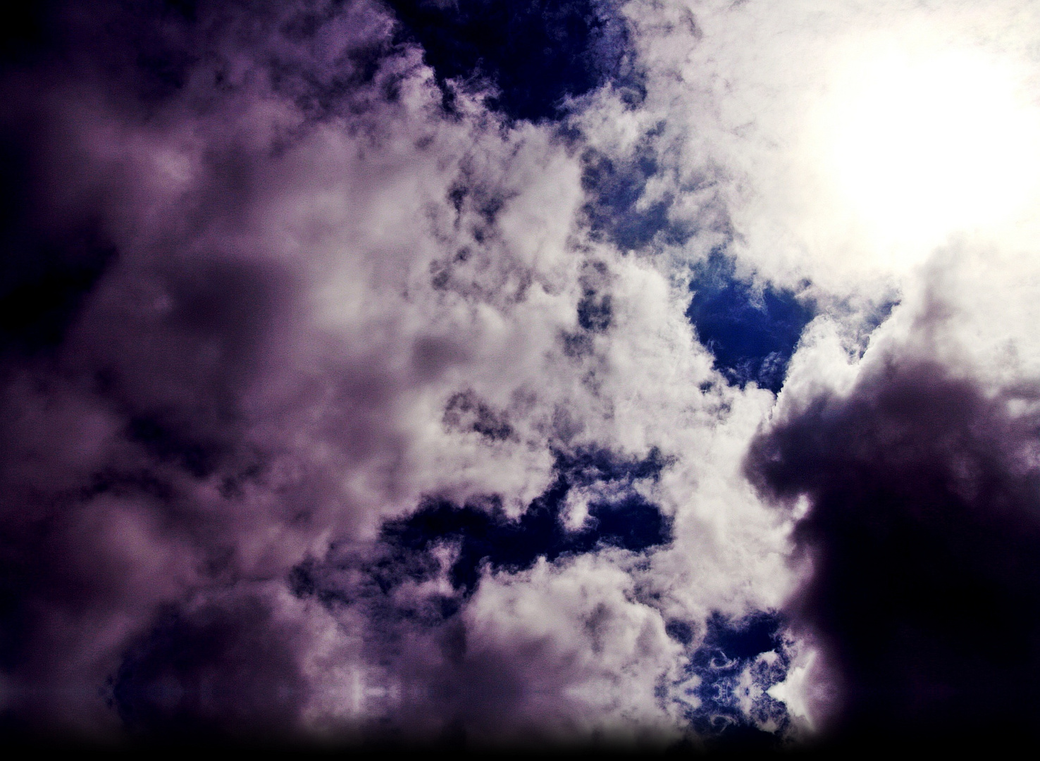 Und aus einem heiteren, blauen Himmel wurde ein mystischer, dunkler Ort.