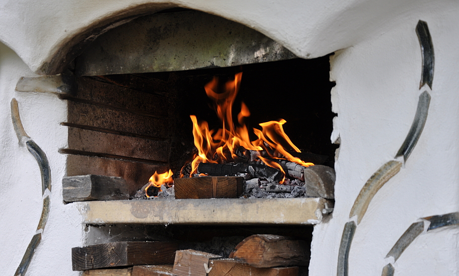 ..und aus Freude über das gelungene Werk mußte gleich mal Feuer her :-)))