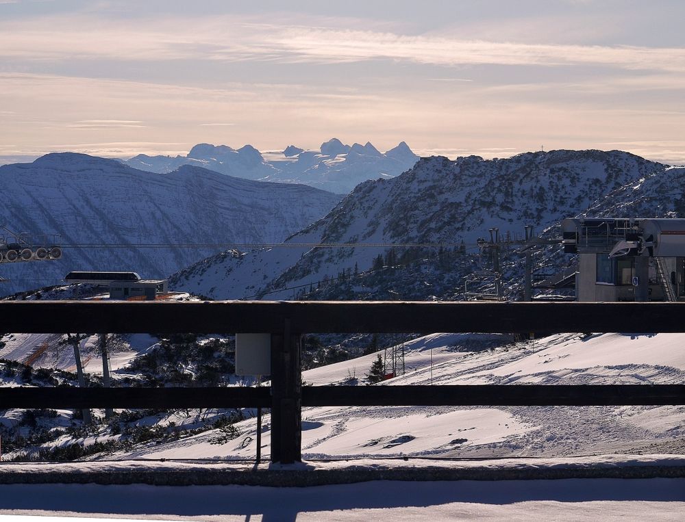 ... und dann der Blick ins Dachstein -    Massiv