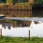 und dann kam ein Motorboot vorbei ..........