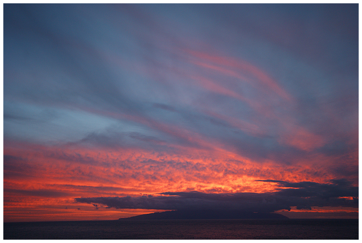 und der Himmel brennt wieder