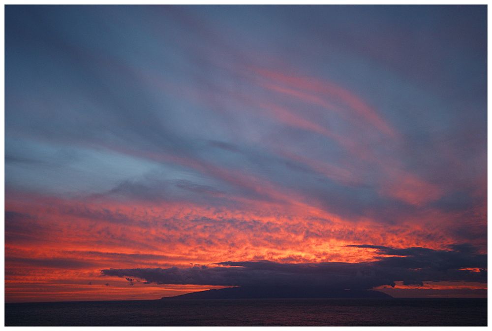 und der Himmel brennt wieder