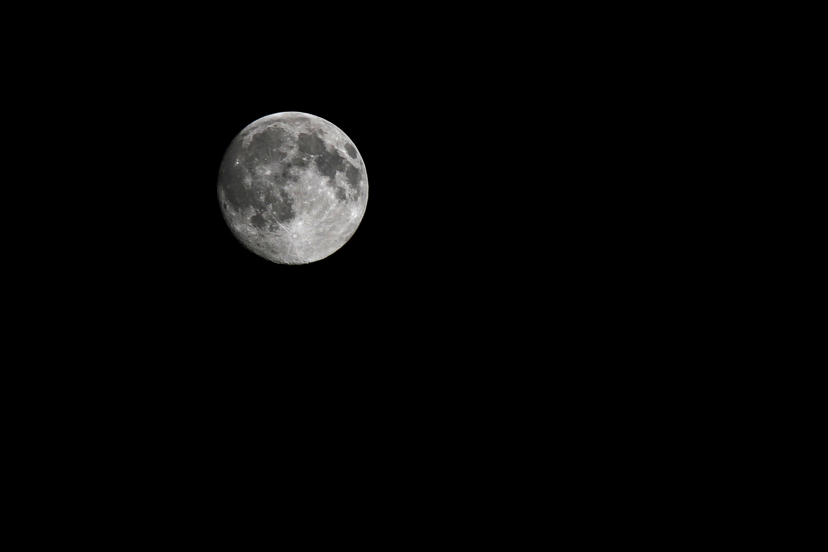 "Und der Mond geht auf und unter und zieht über mich hinweg"