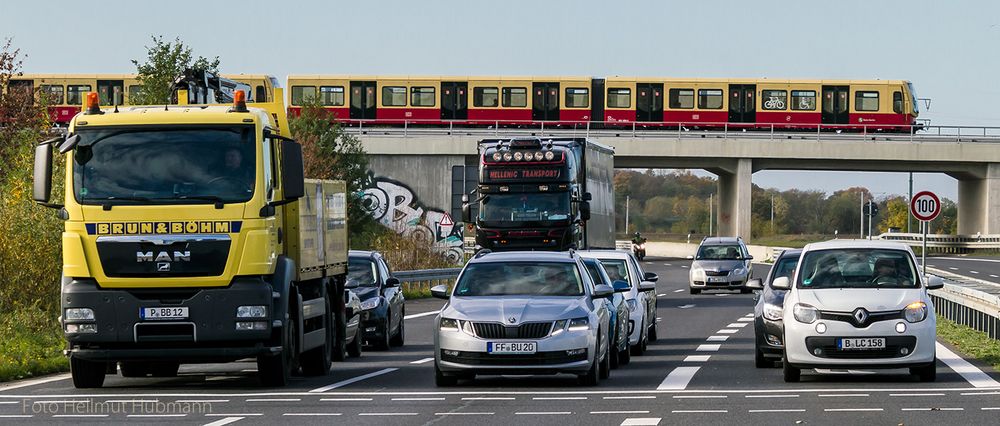 ...UND DER VERKEHR, DER ROLLT