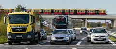 ...UND DER VERKEHR, DER ROLLT