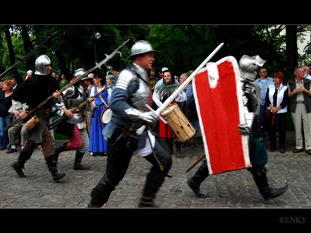 Und die Ritter stürmen die Stadt .....