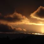 [und du willst mir erklären, da sei nichts hinter diesen wolken?]