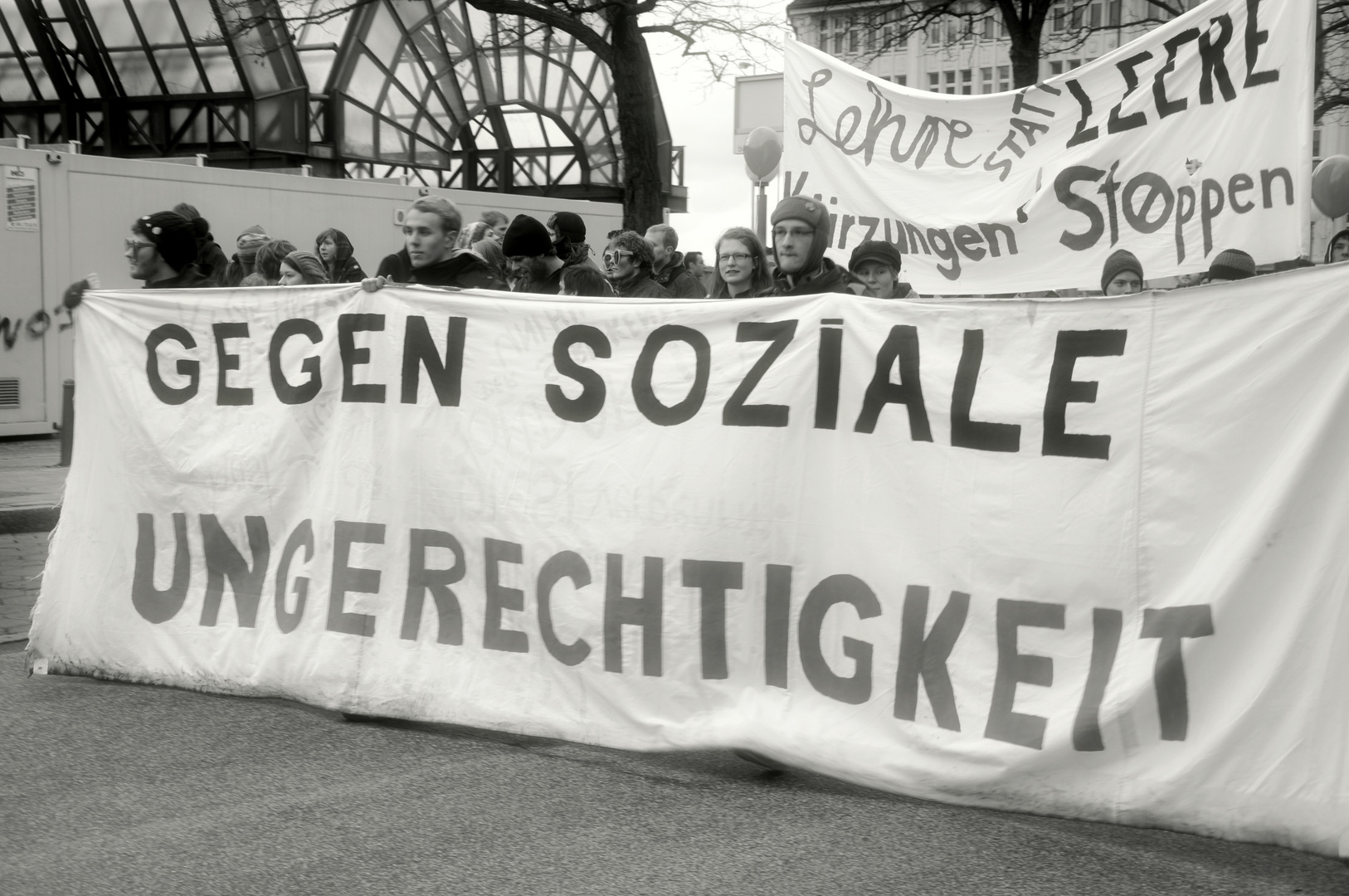 "und für soziale Gerechtigkeit"