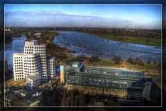 Und hier das WDR-Gebäude im Medienhafen Düsseldorf