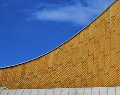 und hier  eine Kurve an der Philharmonie Berlin