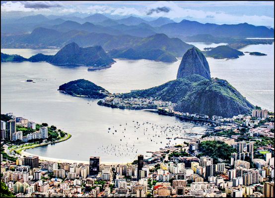 UND IN DER FERNE DIE BLAUEN BERGE....