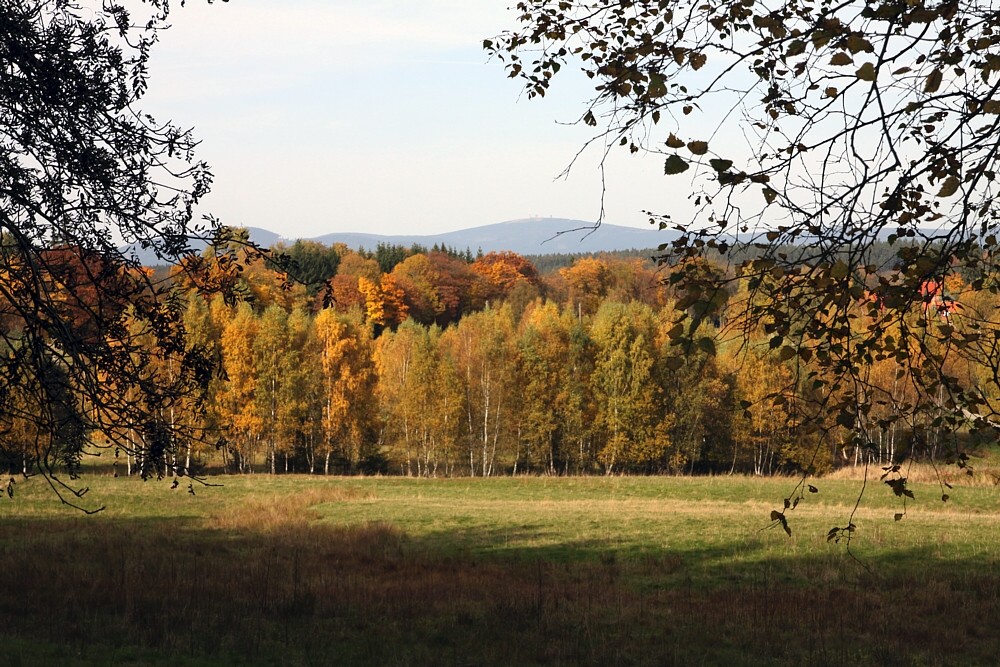 ...und links sieht man den Wurmberg mit Sprungschanze :--))