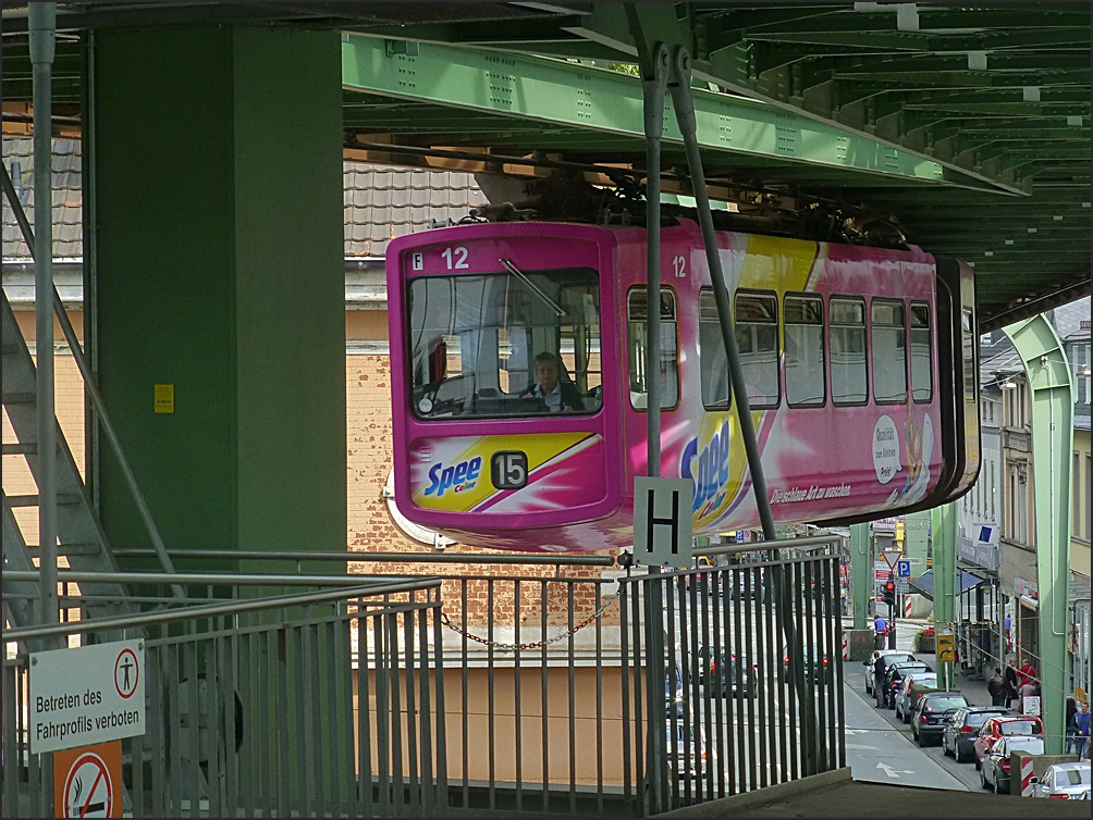 Und mal wieder die Schwebebahn ...