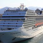 Und neben uns: die MSC Musica