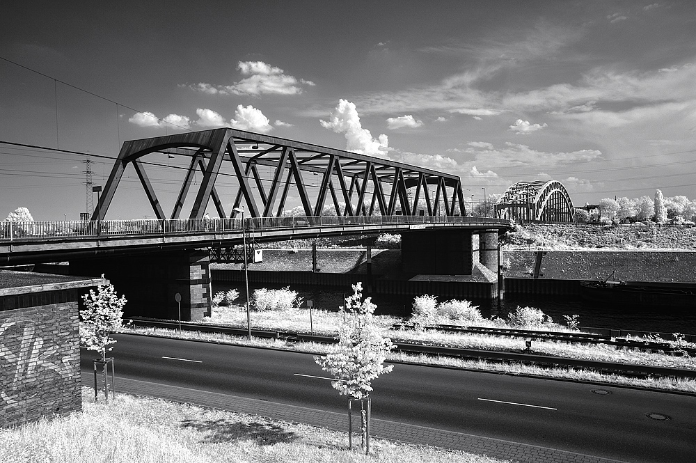 Und noch eine Brücke in Duisburg...