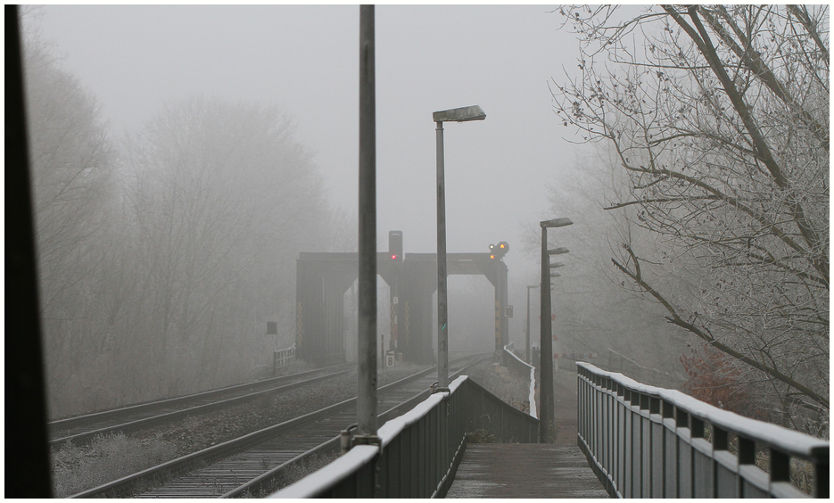 und noch eine eisige Eisenbahnbrücke