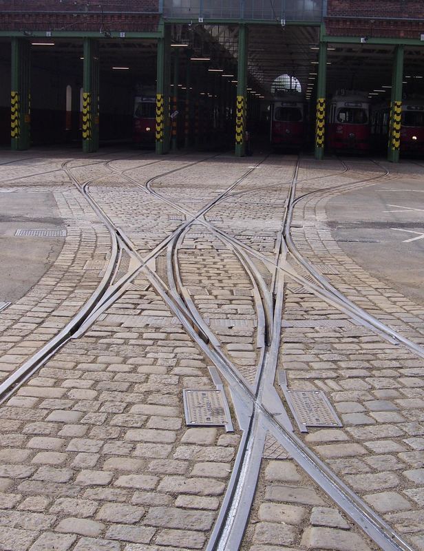 und noch eine Straßenbahn- DKW in Wien