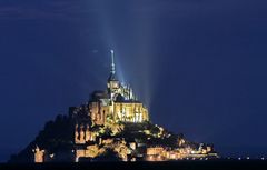 ..und noch einmal der Mont St. Michel angestrahlt...