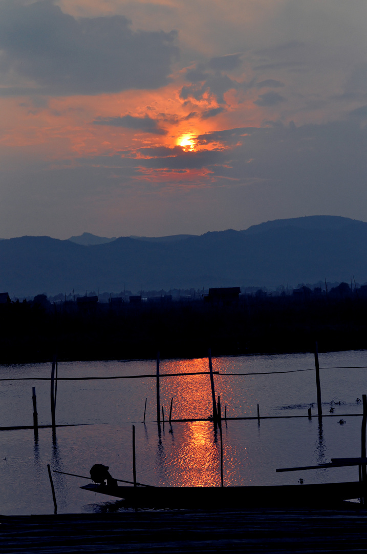 und noch einmal ein Sonnenuntergang am Inle See