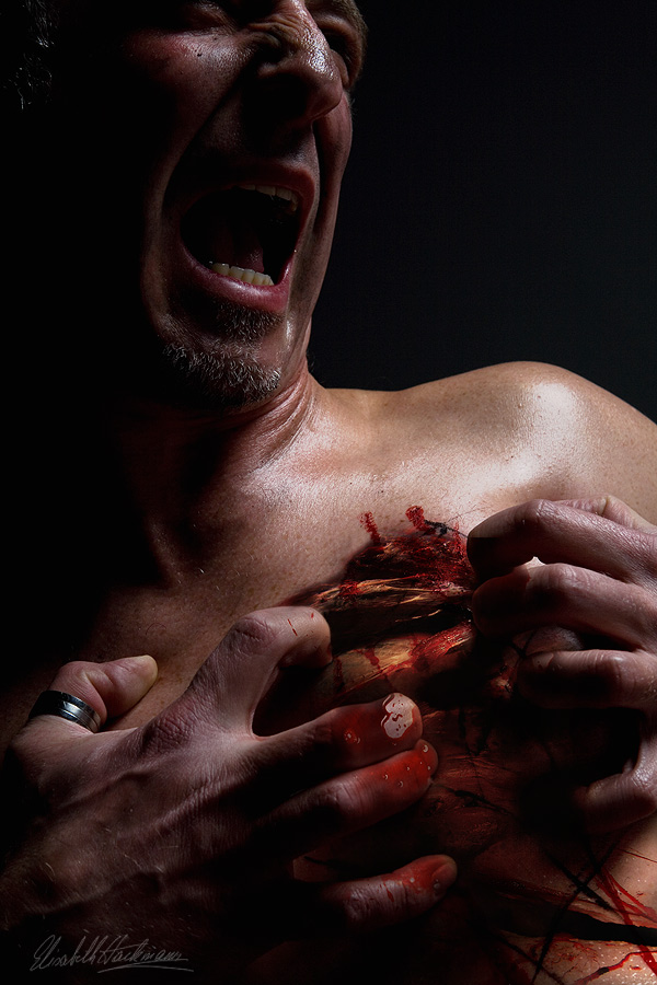 Und Risse Ich Das Herz Mir Aus Der Brust Foto Bild Emotionen Schmerz Und Leid Spezial Bilder Auf Fotocommunity