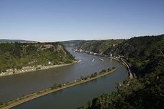 Und ruhig fließt der Rhein