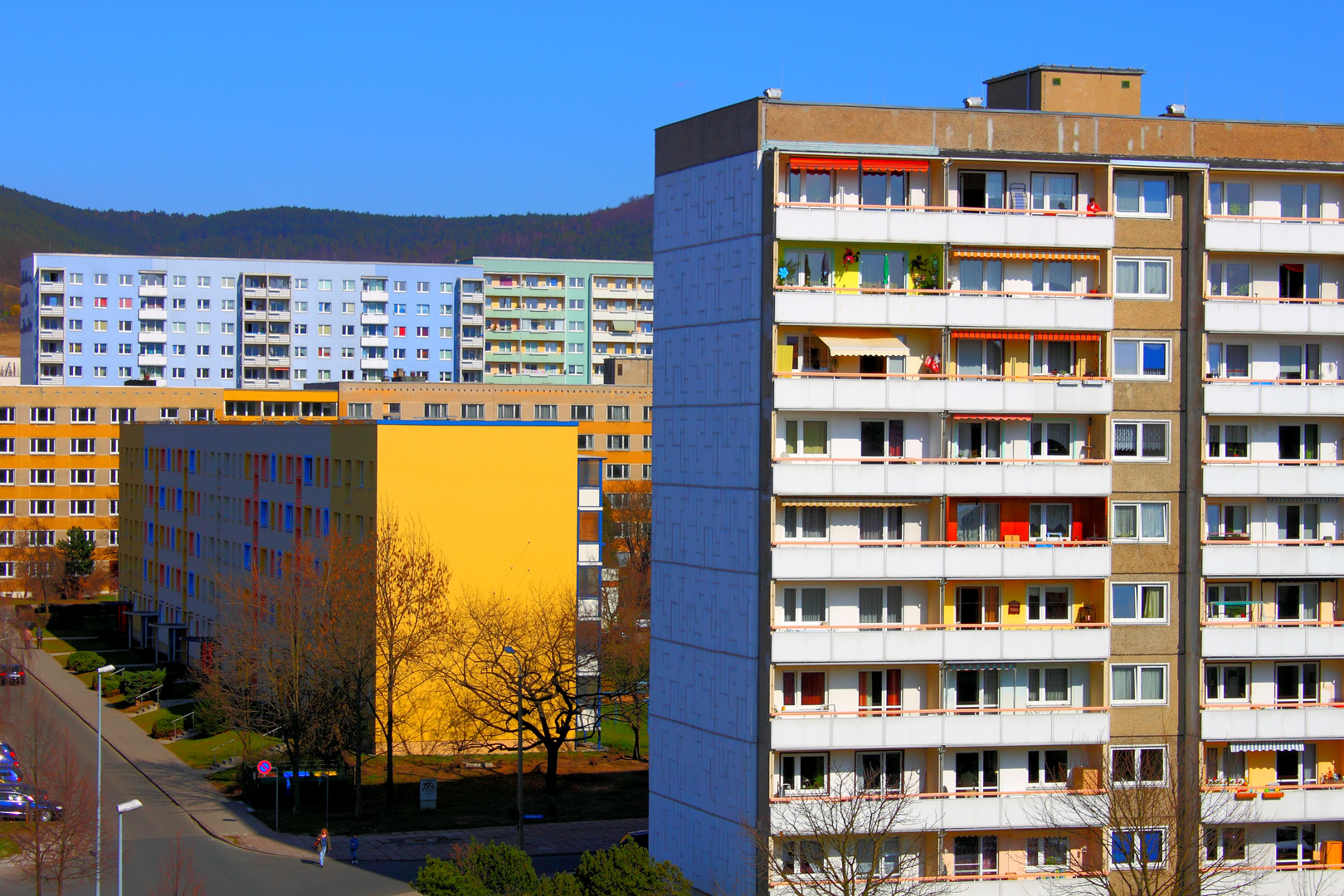 ...und schon ist der Plattenbau gar nicht mehr so grau!