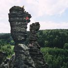 ... und seine Frau steigt nach.