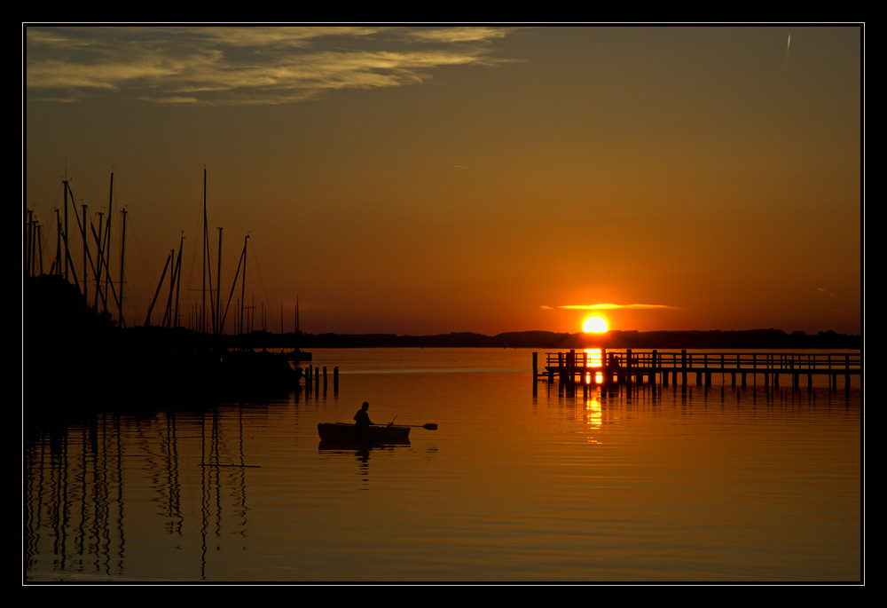 und still liegt der See... by Günter Altenhof