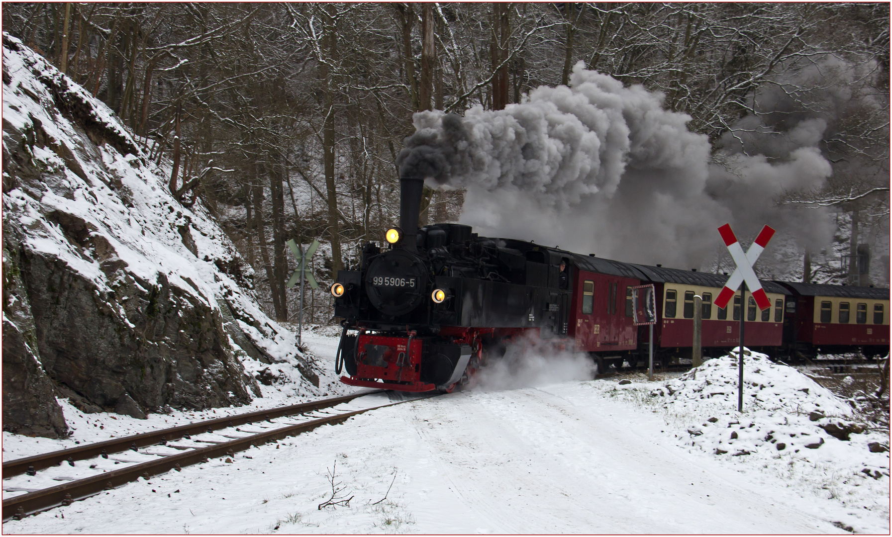 Und weiter dampft die Lokomotive durch den Winterwald ...