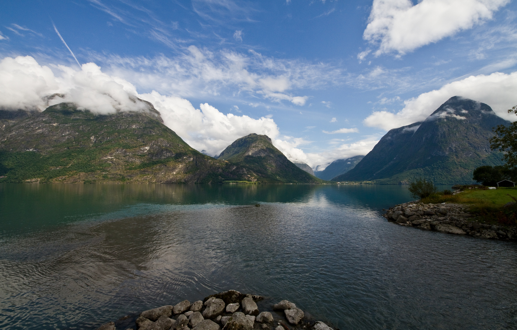 Und wieder ein Fjord...