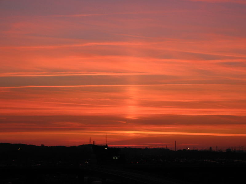 Und wieder glüht der Himmel.