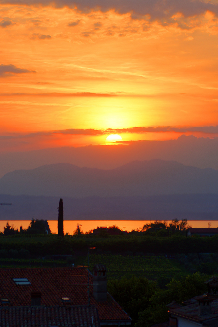 und wieder mal  "Sonnenuntergang  am Lago di Garda